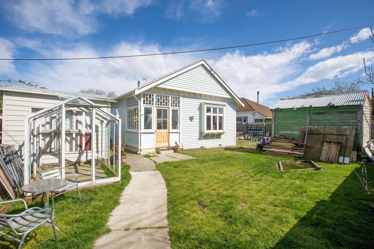 354 Keyes Road, New Brighton, Christchurch - Carousel 1