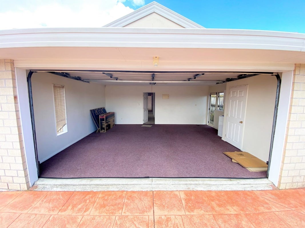 22 Nuneaton Drive, Flat Bush, Auckland - Carousel 18