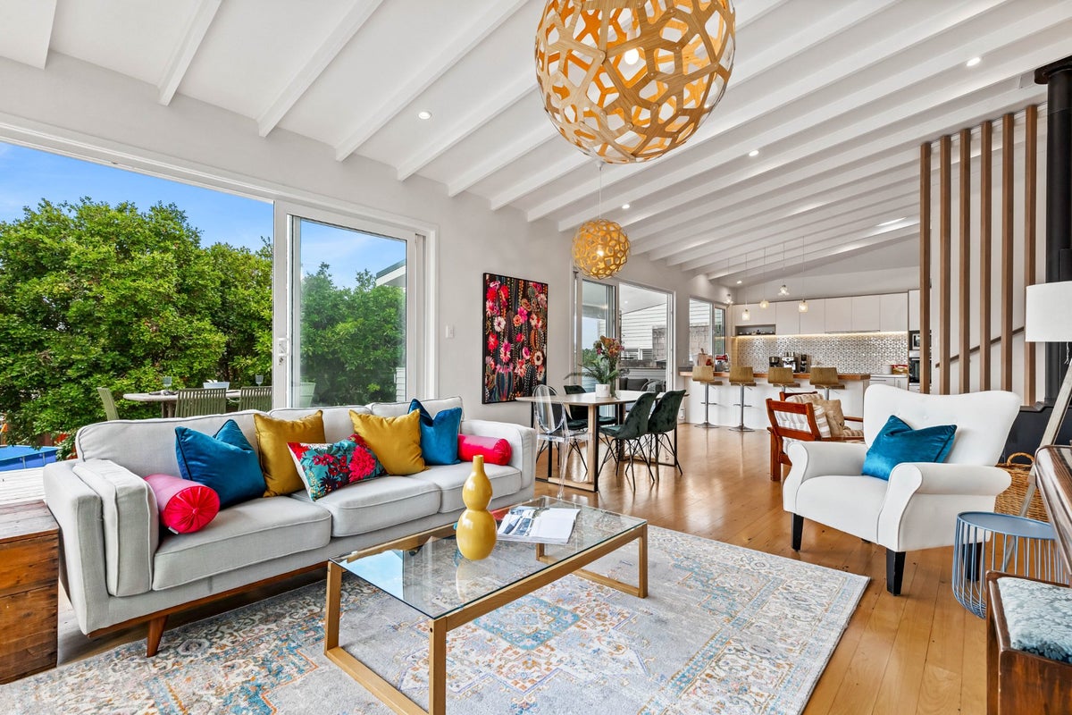34 Neil Avenue, Te Atatu Peninsula, Auckland - Carousel 2