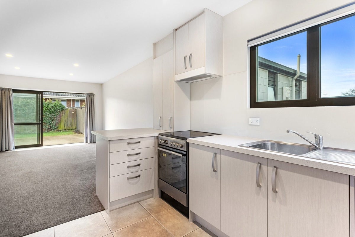 4/430 Barbadoes Street, Edgeware, Christchurch - Carousel 2
