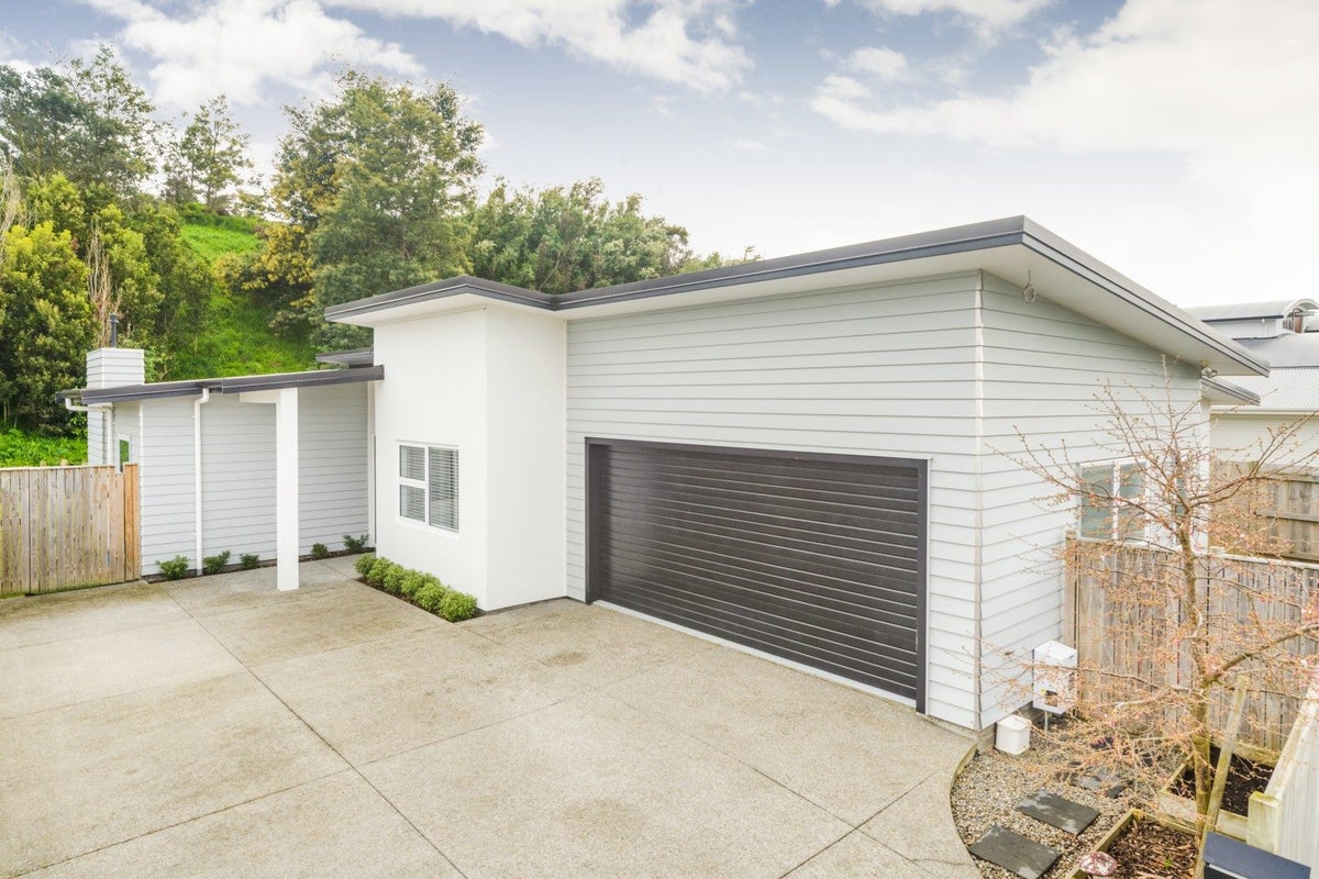 13 Freedom Drive, Kelvin Grove, Palmerston North - Carousel 2