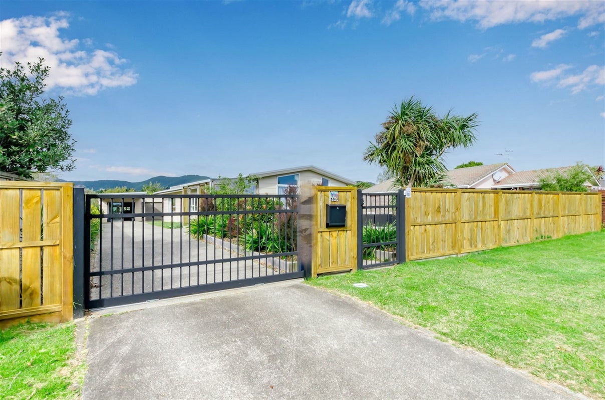 110 Hillcrest Road, Raumati Beach, Paraparaumu - Carousel 1