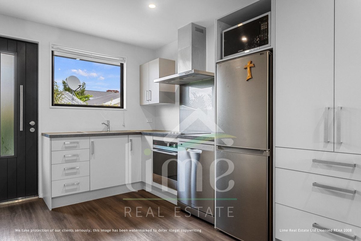 1/11 Lindsay Street, St Albans, Christchurch - Carousel 2