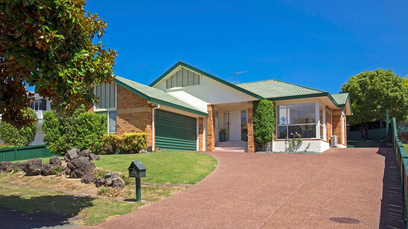 21 Bob Charles Drive, Golflands, Auckland - Carousel 1