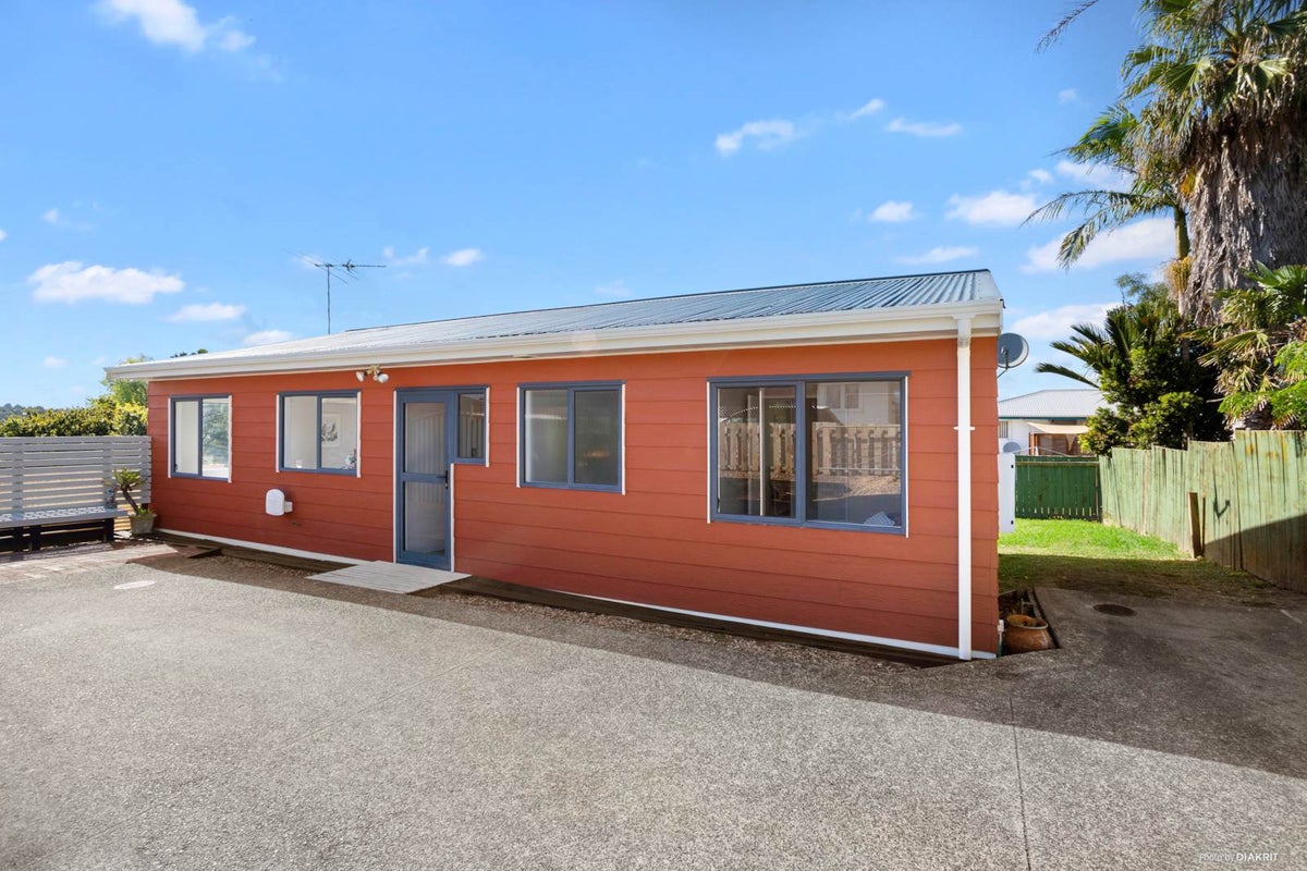 19A Fairclough Road, Beach Haven, Auckland - Carousel 2