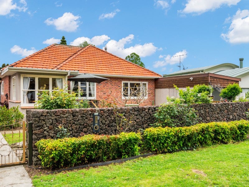 8 Wairere Avenue, Kensington, Whangarei - Carousel 2