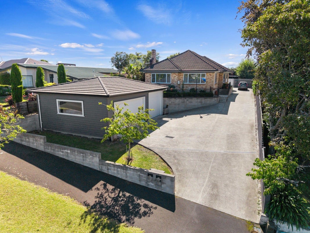 34 Hinton Avenue, Forest Lake, Hamilton - Carousel 1