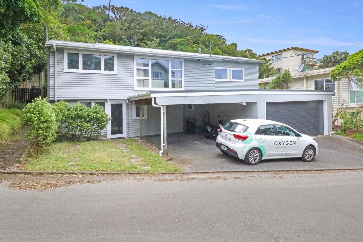 4 Nepal Place, Khandallah, Wellington - Carousel 11