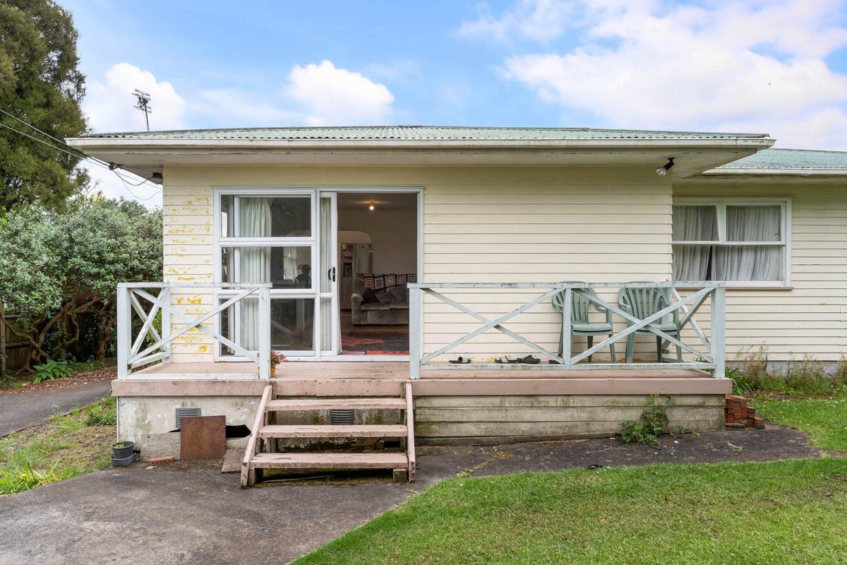 43 Farquhar Road, Glendene, Waitakere City, Auckland - Carousel 2