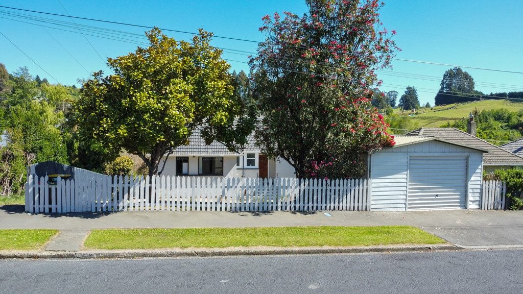 94 Caldwell Street, Brockville, Dunedin - Carousel 1