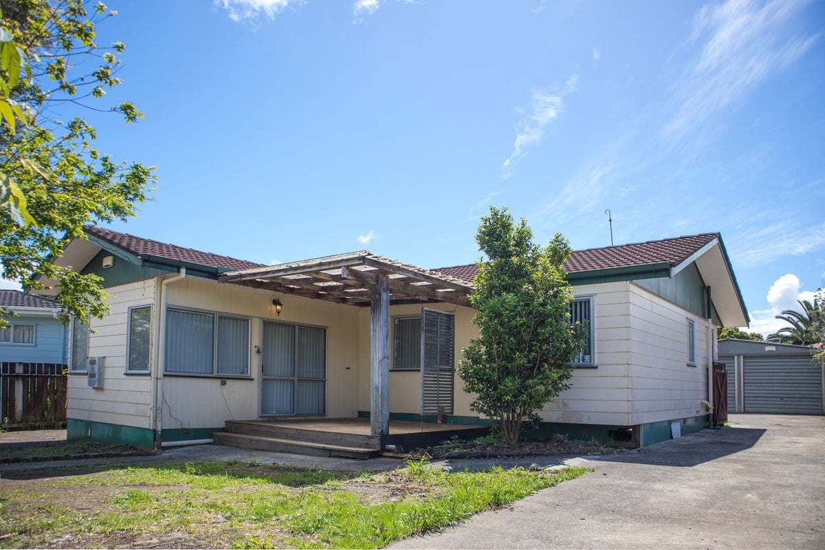 8 Styca Place, Sunnyvale, Auckland - Carousel 1