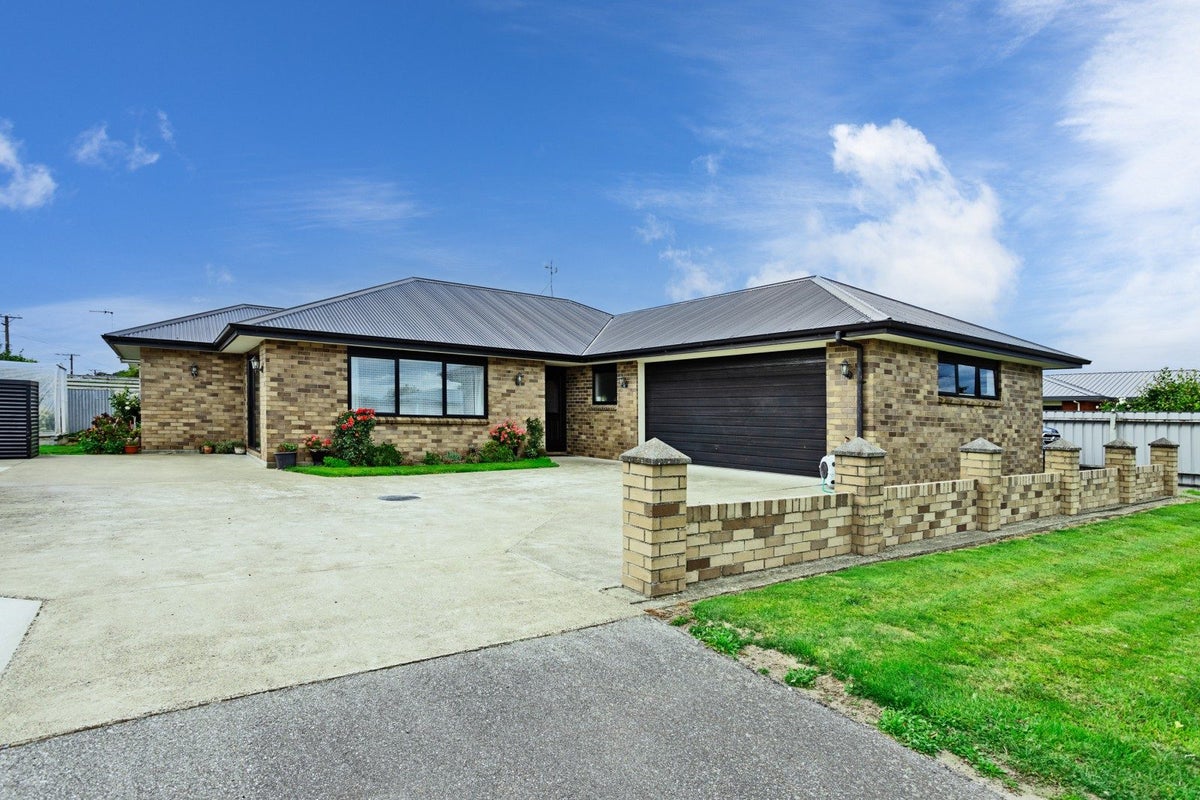 65 Willis Street, Grasmere, Invercargill - Carousel 1