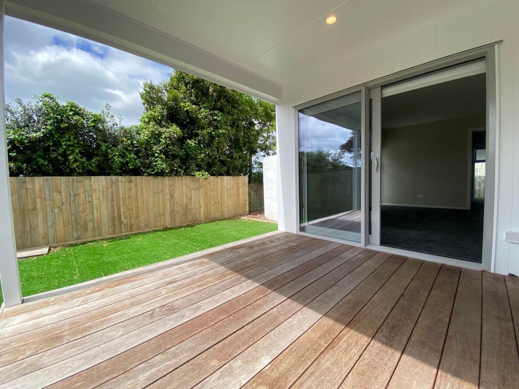 804 Whangaparaoa Road, Manly, Whangaparaoa - Carousel 1