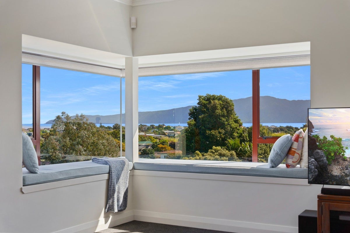 11 Island View Terrace, Waikanae Beach, Waikanae - Carousel 1