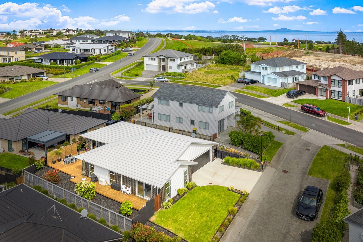 4 Kiwa Crescent, Gulf Harbour, Whangaparaoa - Carousel 1