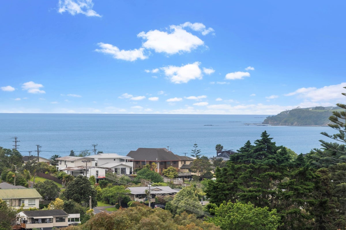 21 Gledstane Road, Stanmore Bay, Whangaparaoa - Carousel 2