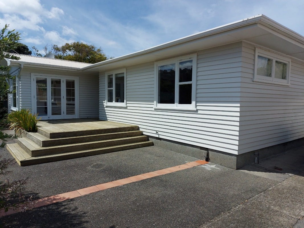 8 Whanganui Street, Miramar, Wellington - Carousel 2