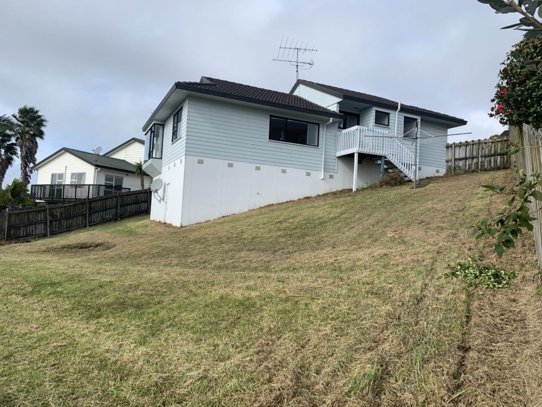 19 Jumento Place, Unsworth Heights, Auckland - Carousel 1