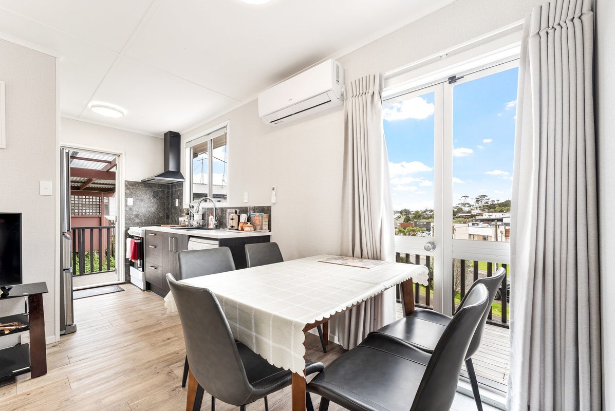 4 Beverley Road, Stanmore Bay, Whangaparaoa - Carousel 2