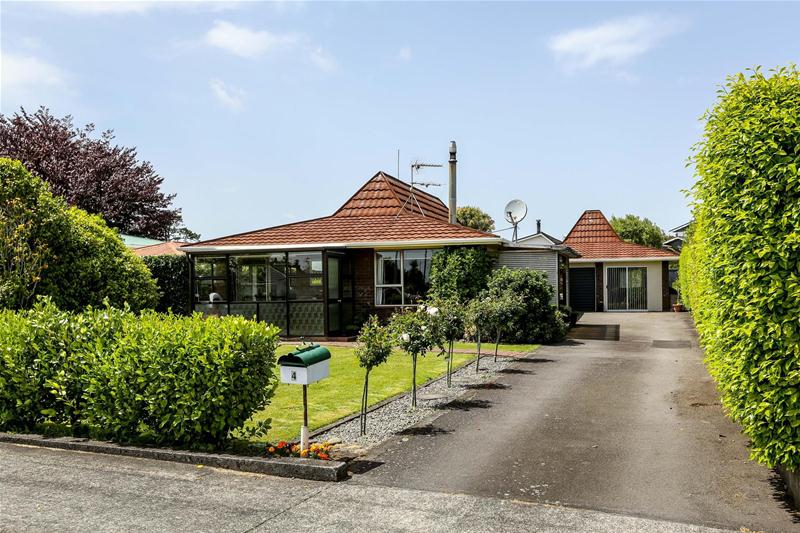 4 Woodleigh Street, Frankleigh Park, New Plymouth - Carousel 1