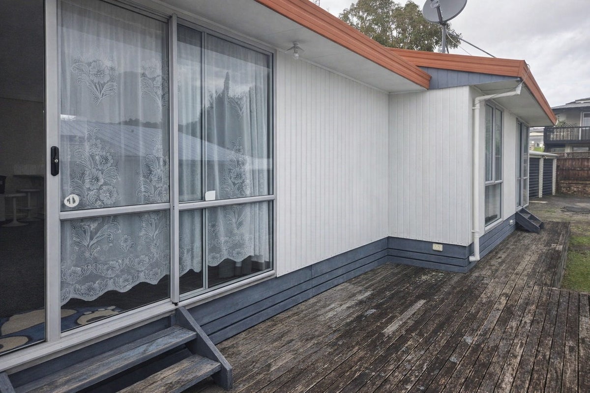 2/5 Kirklow Place, Goodwood Heights, Auckland - Carousel 2