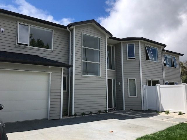 1A Harrowglen Drive, Northcross, Auckland - Carousel 1