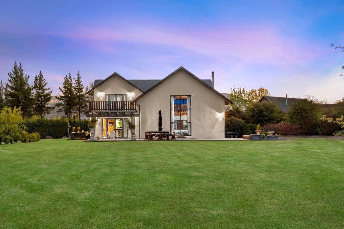 33 Old Racecourse Road, Albert Town, Wanaka - Carousel 2