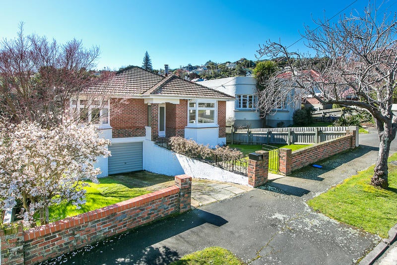 31 Glendining Avenue, North East Valley, Dunedin - Carousel 1