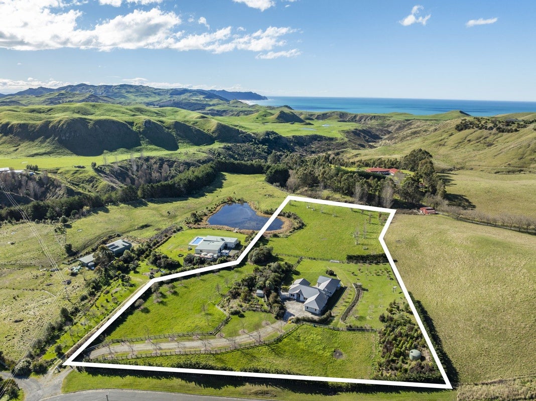 23 Waipuka Road, Waimarama, Havelock North - Carousel 2
