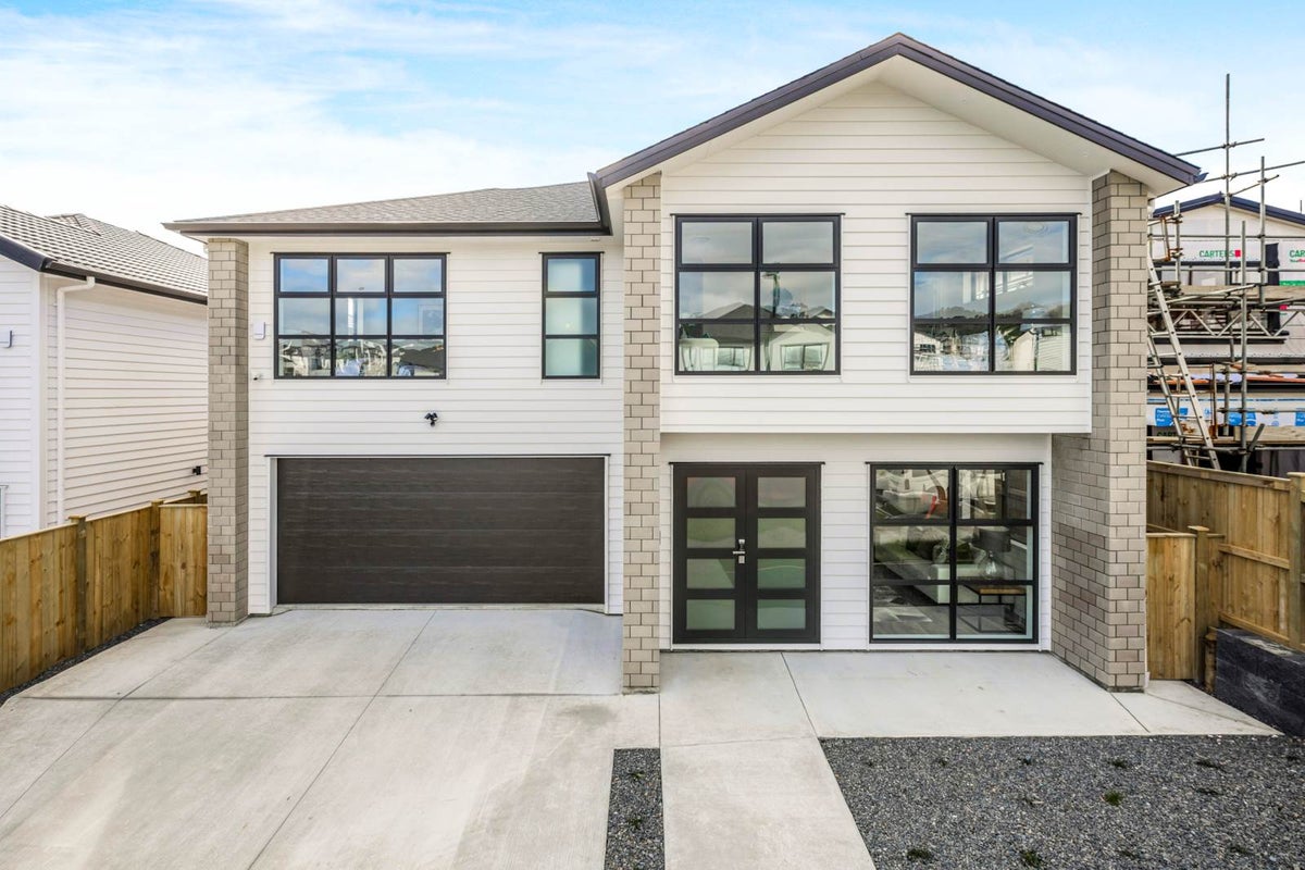 4 Uru Drive, Flat Bush, Auckland - Carousel 1
