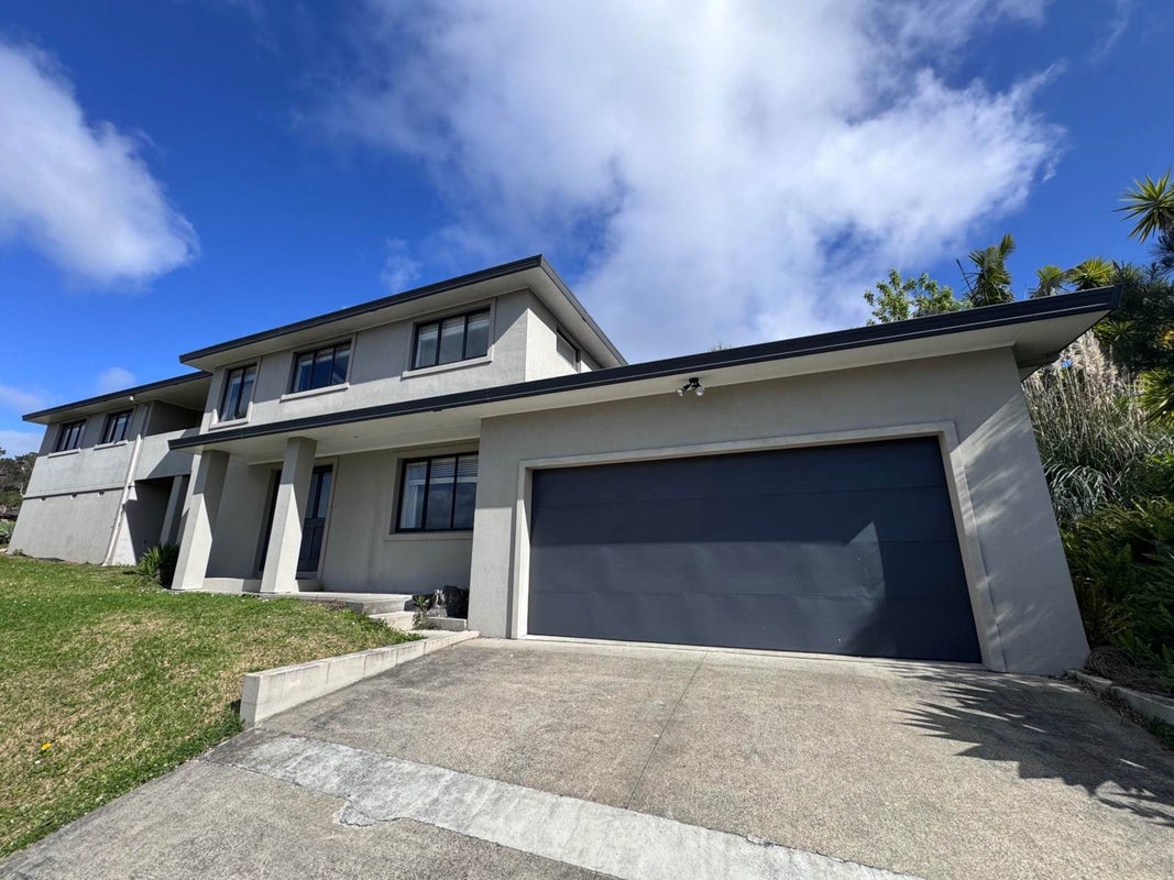 2 Bellbird Rise, Murrays Bay, Auckland - Carousel 1