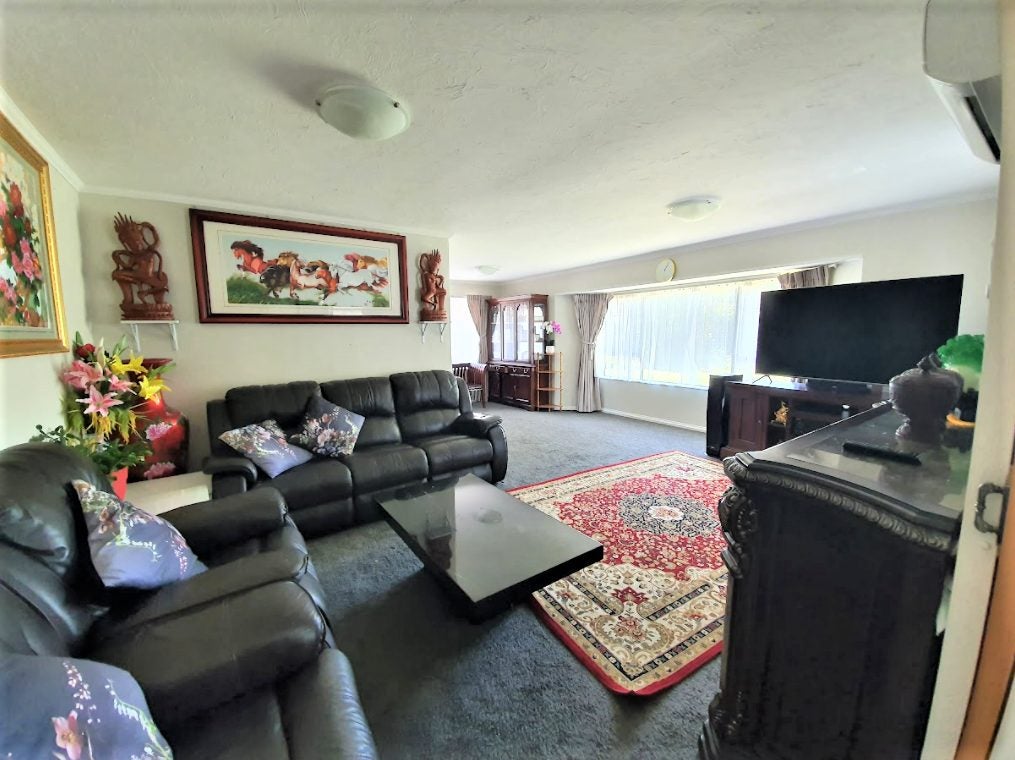21 McEnroe Grove, Naenae, Lower Hutt - Carousel 2