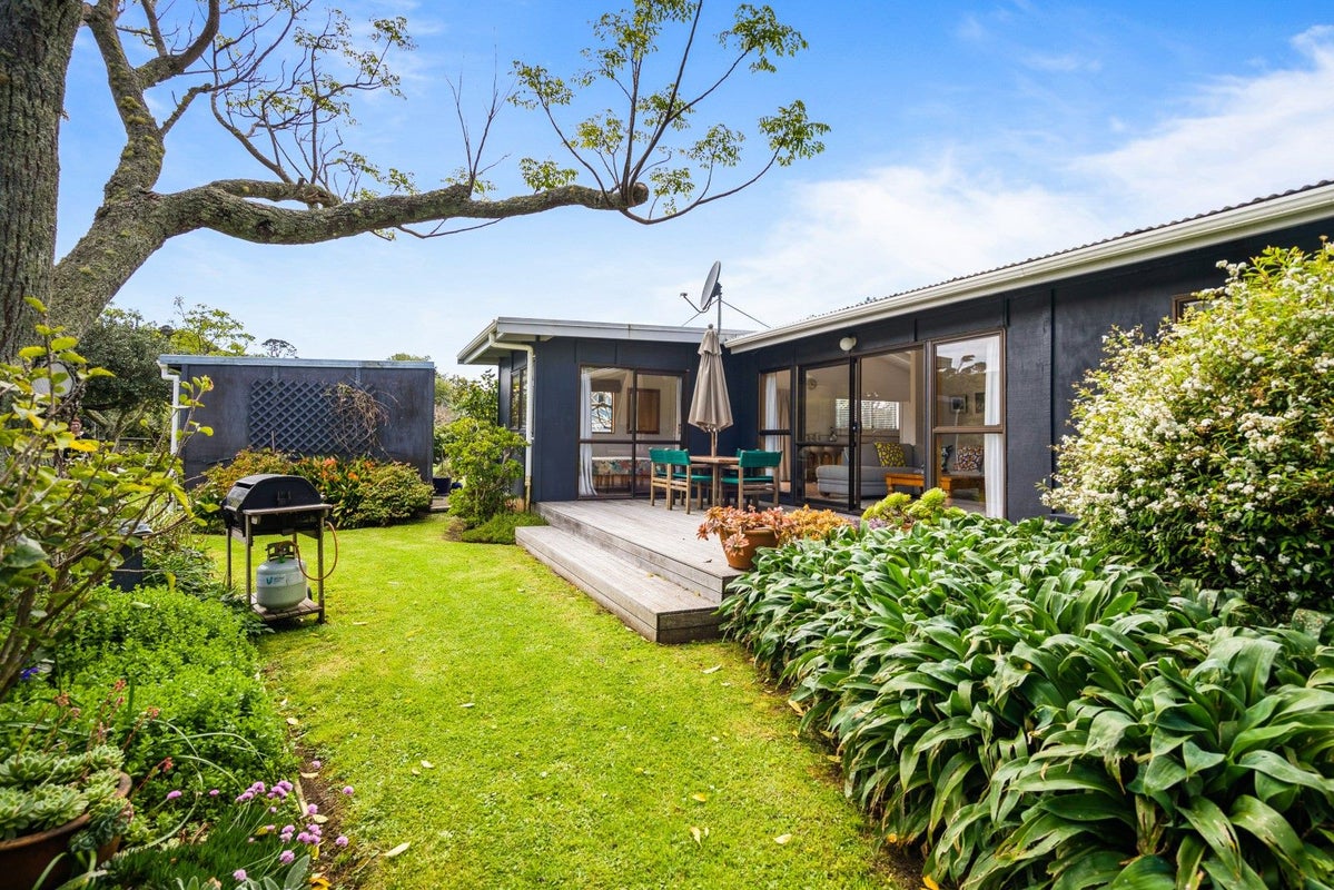 13 Ringer Avenue, Matapouri, Whangarei - Carousel 1