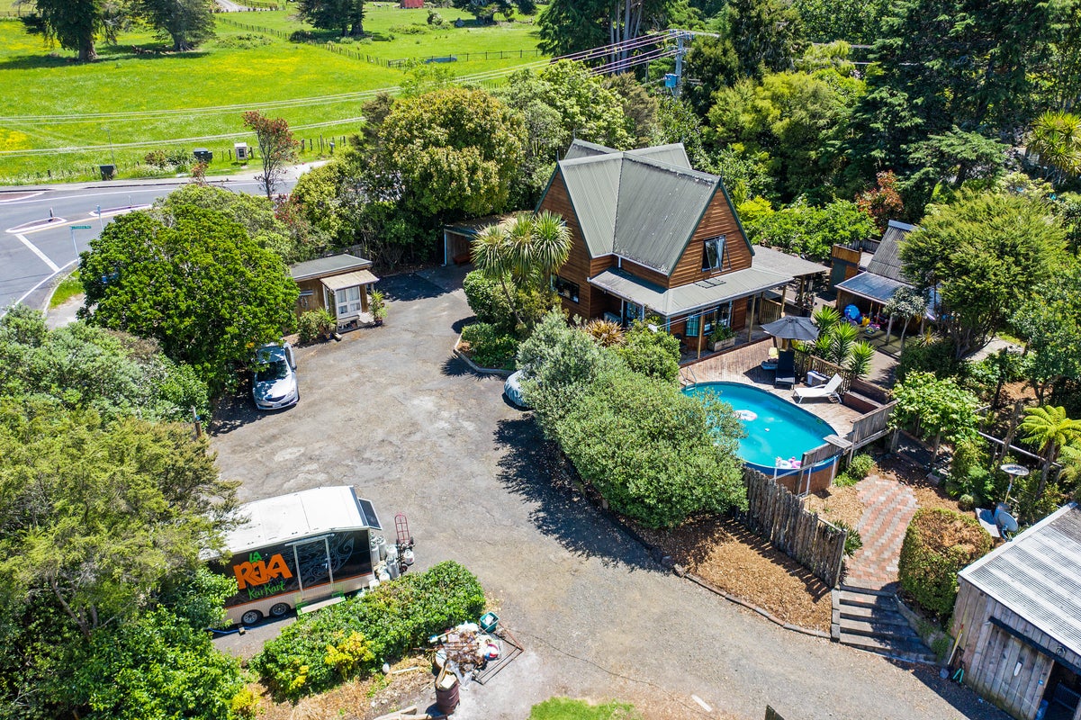 373 Henderson Valley Road, Henderson Valley, Auckland - Carousel 1