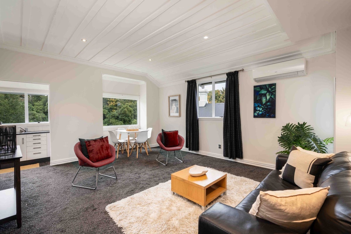 7 Alison Crescent, Belleknowes, Dunedin - Carousel 1