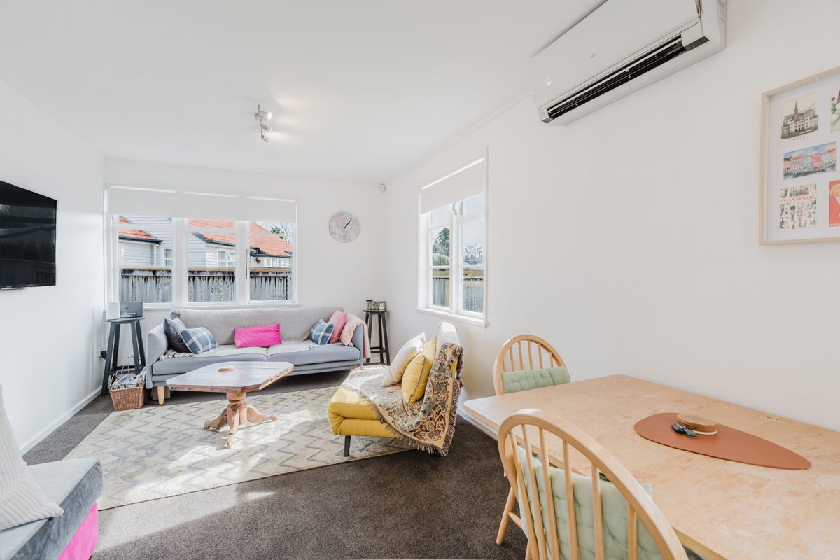 12 Cussen Street, Chartwell, Hamilton - Carousel 2