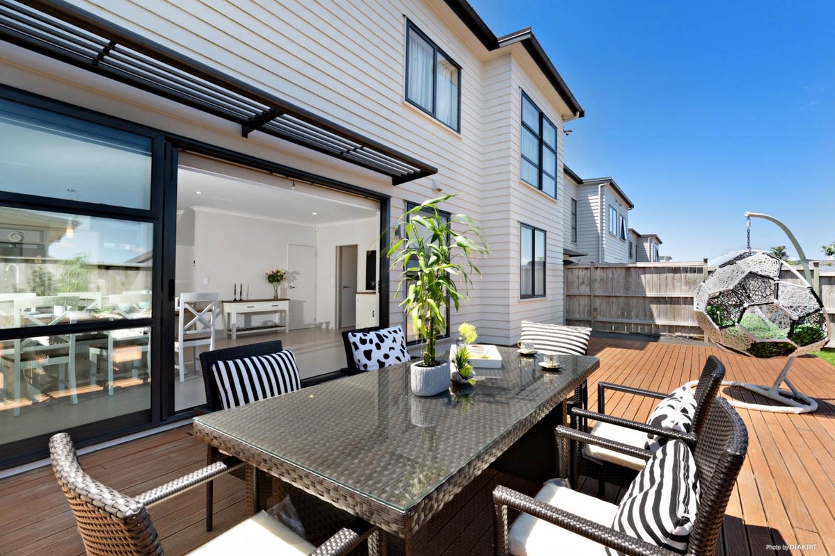 23 Costa Viva Crescent, Karaka, Papakura - Carousel 2