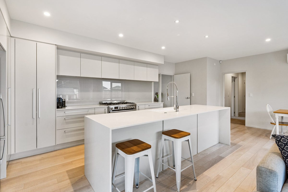 4 Gelderland Way, Karaka, Papakura - Carousel 2