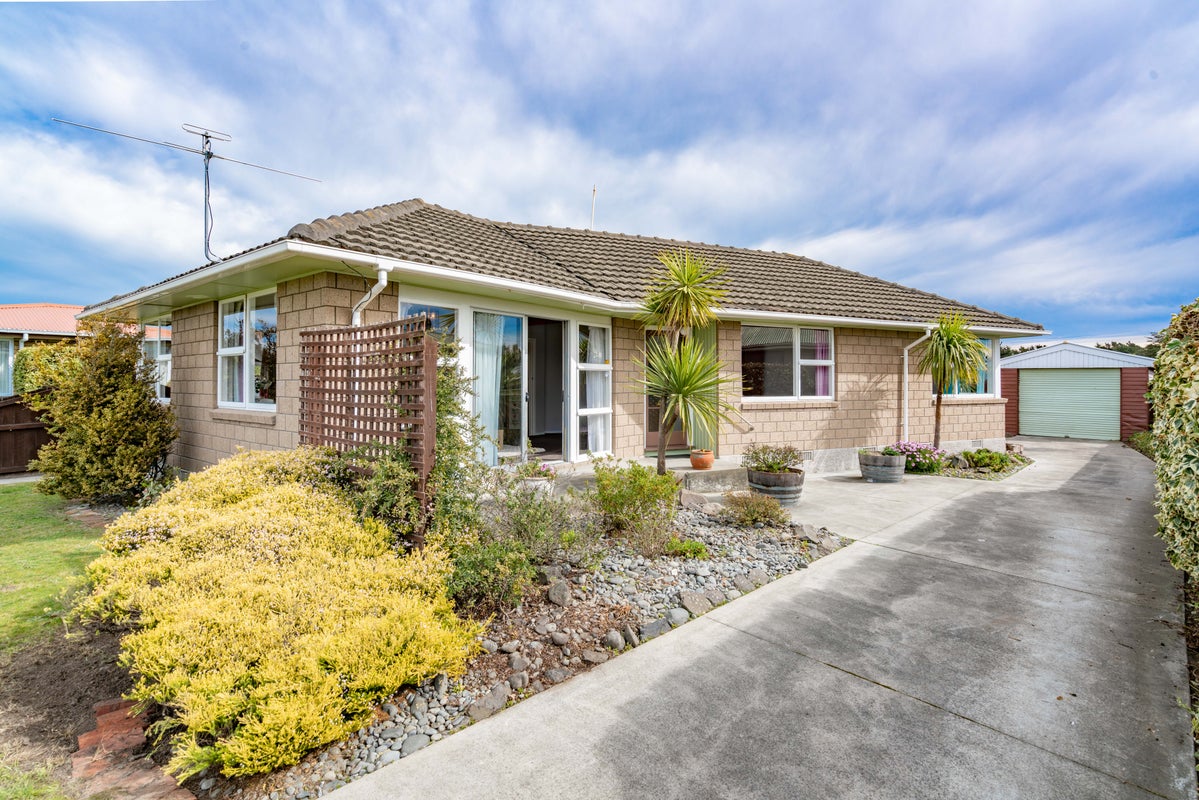 37 Woodgrove Avenue, North New Brighton, Christchurch - Carousel 1
