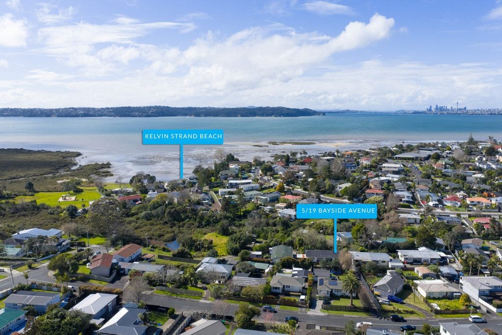 5/19 Bayside Avenue, Te Atatu Peninsula, Auckland - Carousel 1