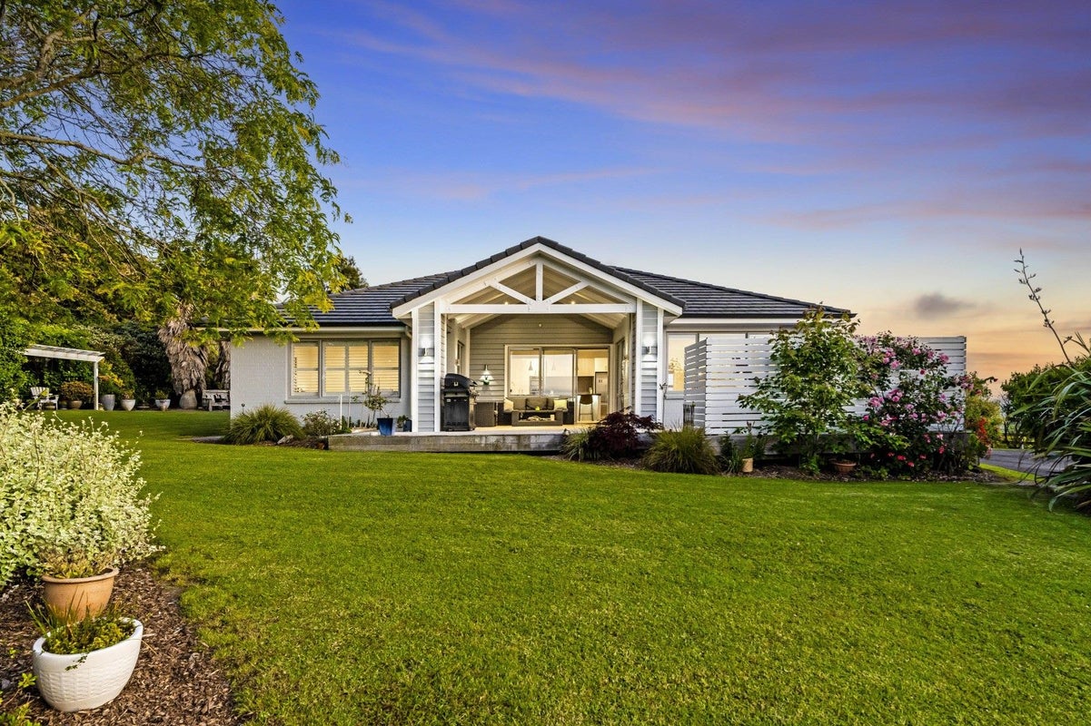746 Ridge Road, Albany - Carousel 1