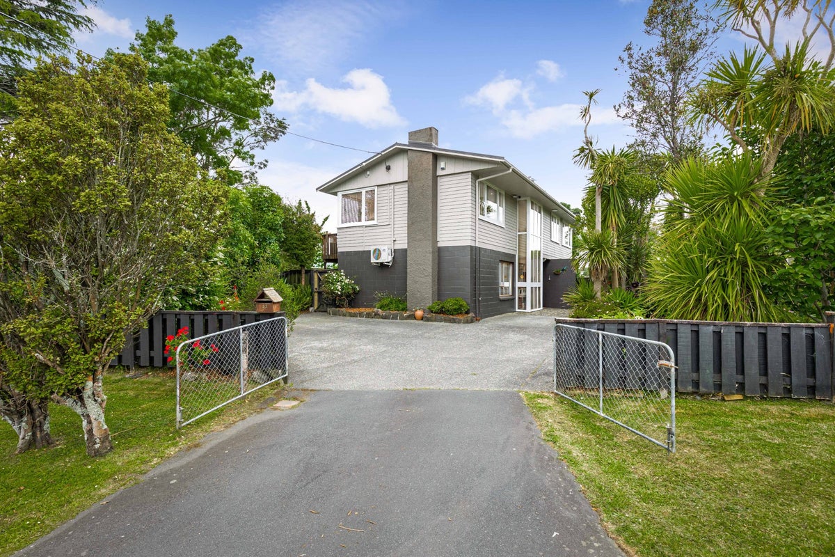 42 Konini Road, Titirangi, Auckland - Carousel 31