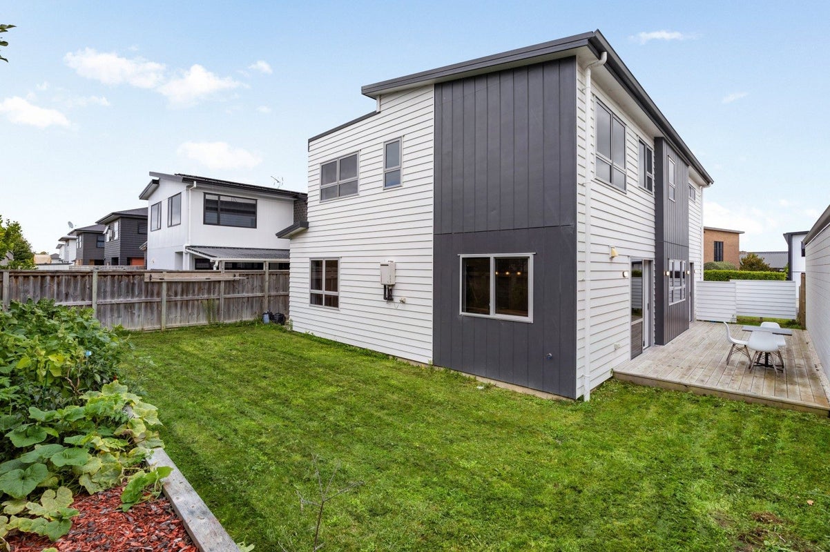 66 Featherstone Drive, Flagstaff, Hamilton - Carousel 2