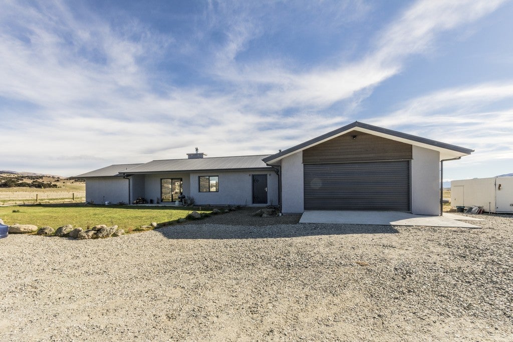 127 Pukerangi Drive, Queensberry, Cromwell - Carousel 2
