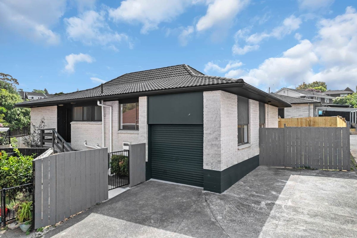 2/23 Birman Close, Half Moon Bay, Auckland - Carousel 1