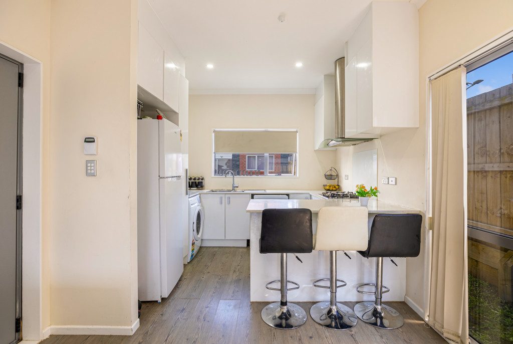 49A Senator Drive, Manurewa, Auckland - Carousel 2
