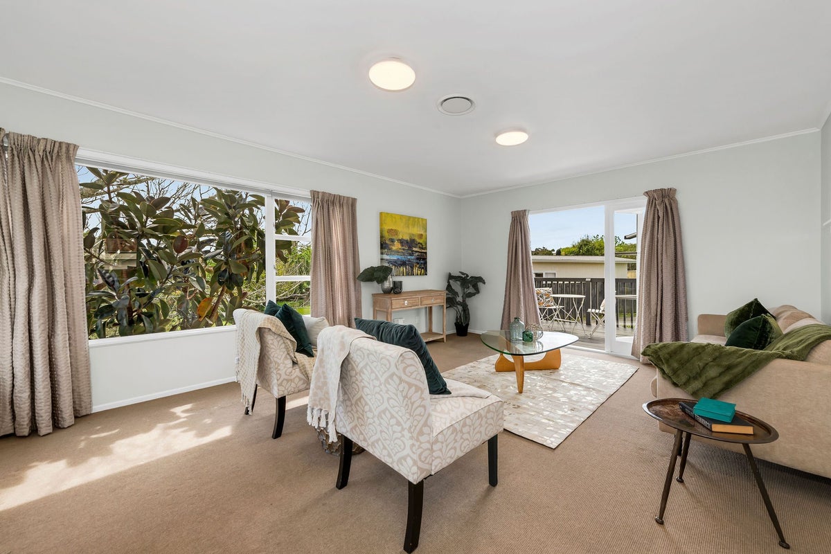 45 Blakeborough Drive, Forrest Hill, Auckland - Carousel 2