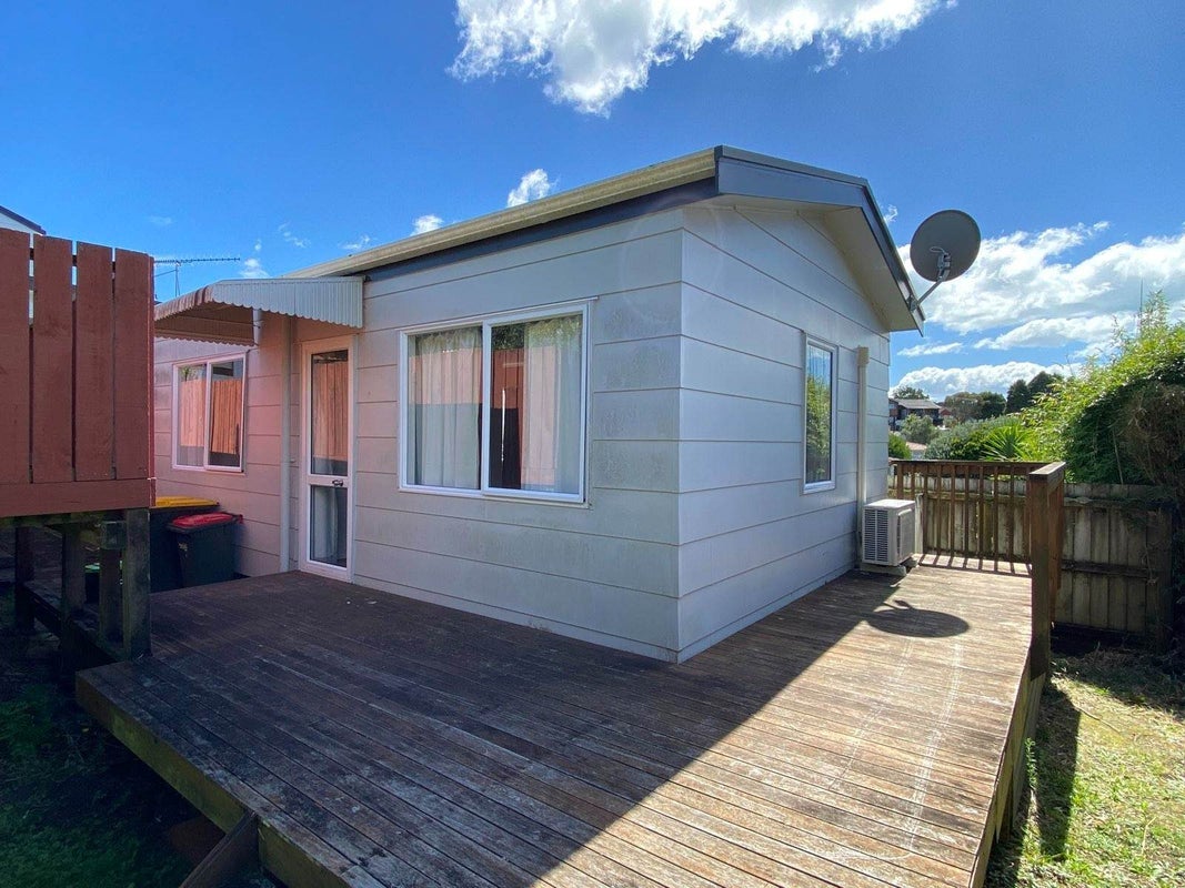 5 Judkins Crescent, Cockle Bay, Auckland - Carousel 1