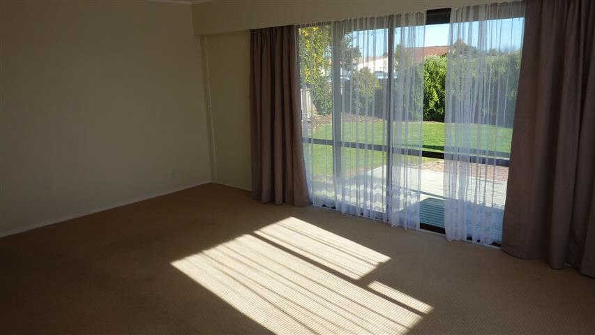 89 Pohutukawa Drive, Pukete, Hamilton - Carousel 4