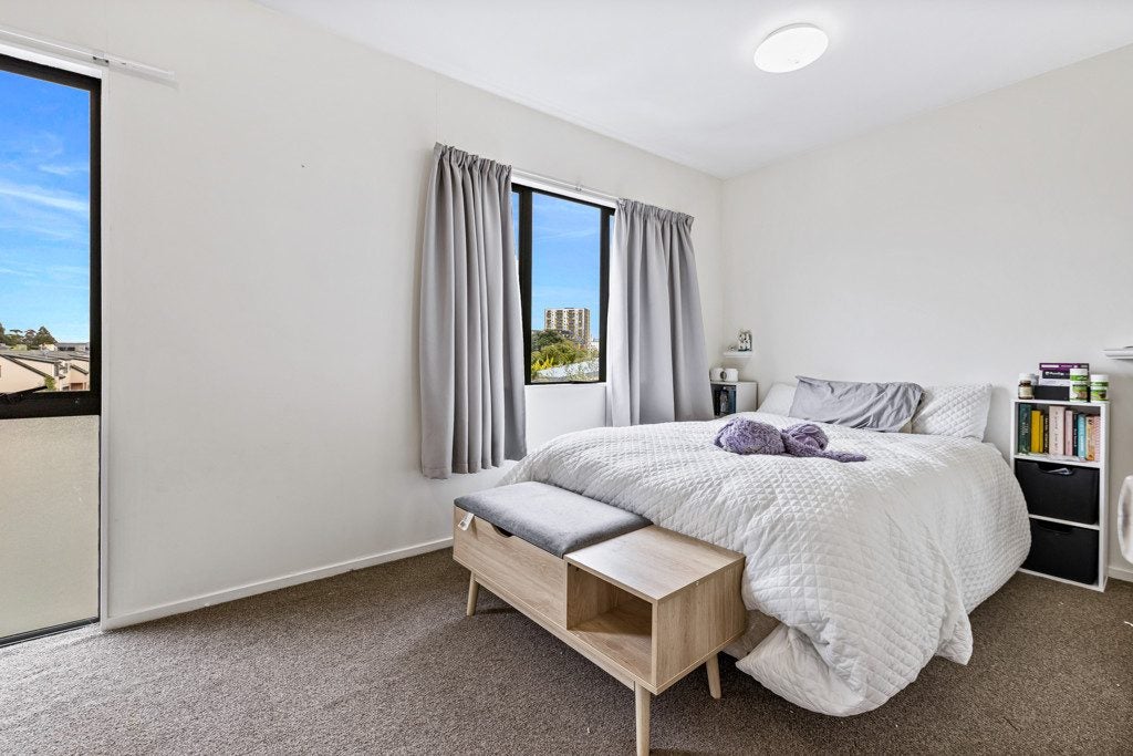 3/12 Ambrico Place, New Lynn, Auckland - Carousel 2